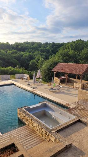 Saint-Cernin-de-lHerm House | Maison Tiny Bwa