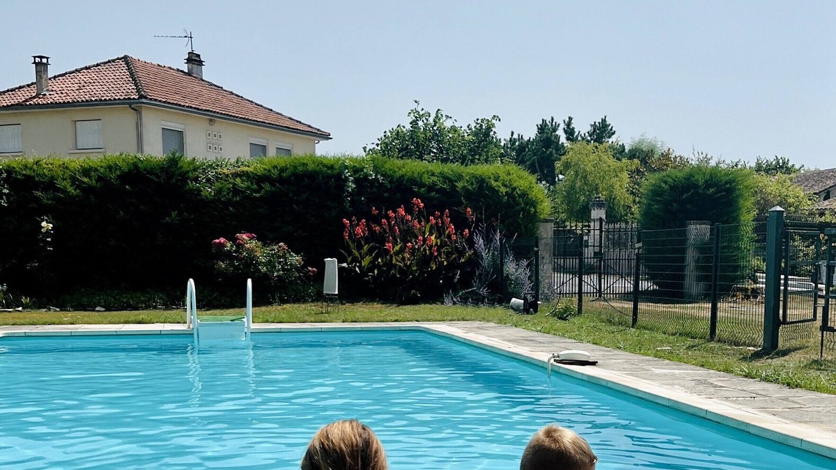Cherval House | Maison Toile Moss - Luxury vacation home with pool in the Dordogne! Up to 6 people