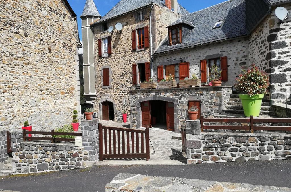 Peyrusse House | Maison typique pleine de charme Peyrusse Cantal