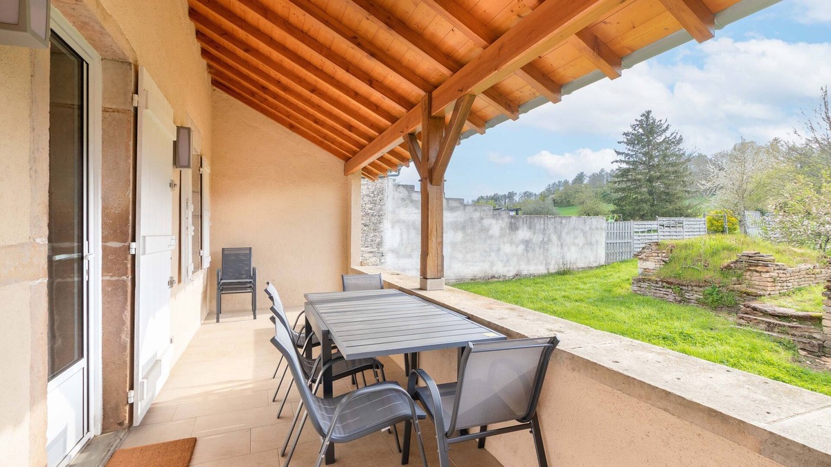Bresse-sur-Grosne House | Maison Vigneronne