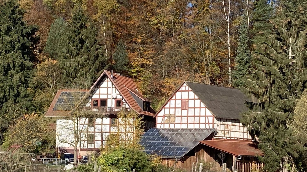 Aua Apartment | Maisonette apartment in an old half-timbered house on a horse farm in the middle of nature
