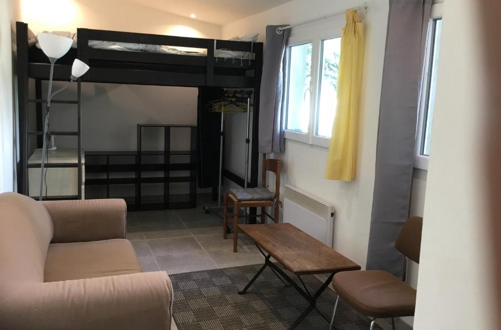 Chateauvert House | Maisonette bedogao