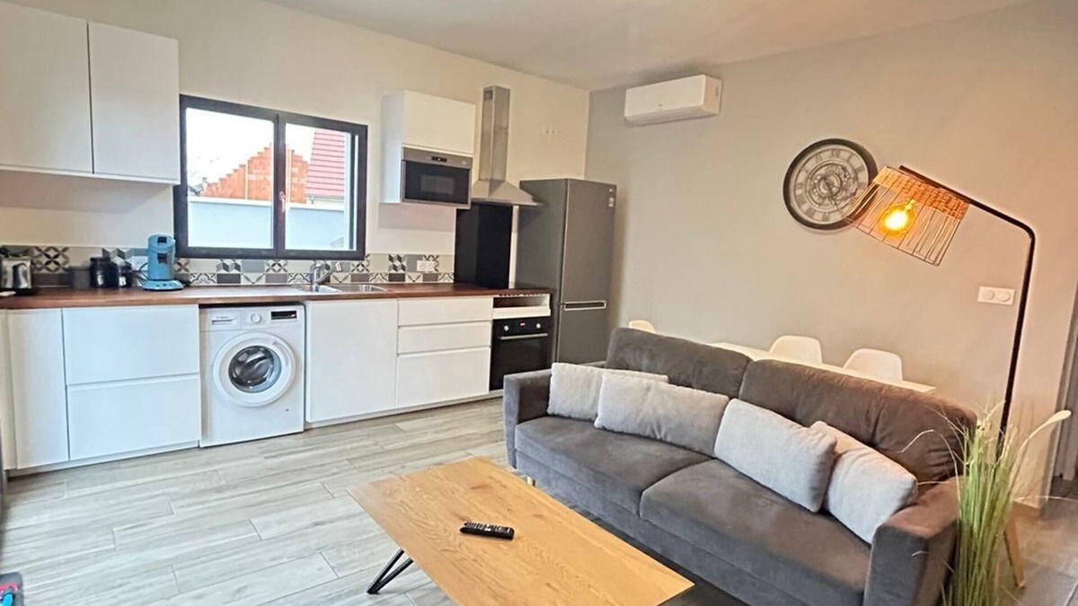 Moneteau House | Maisonette Calme , Parking Gratuit Sécurisé Avec Portail/5 min Autoroute A6