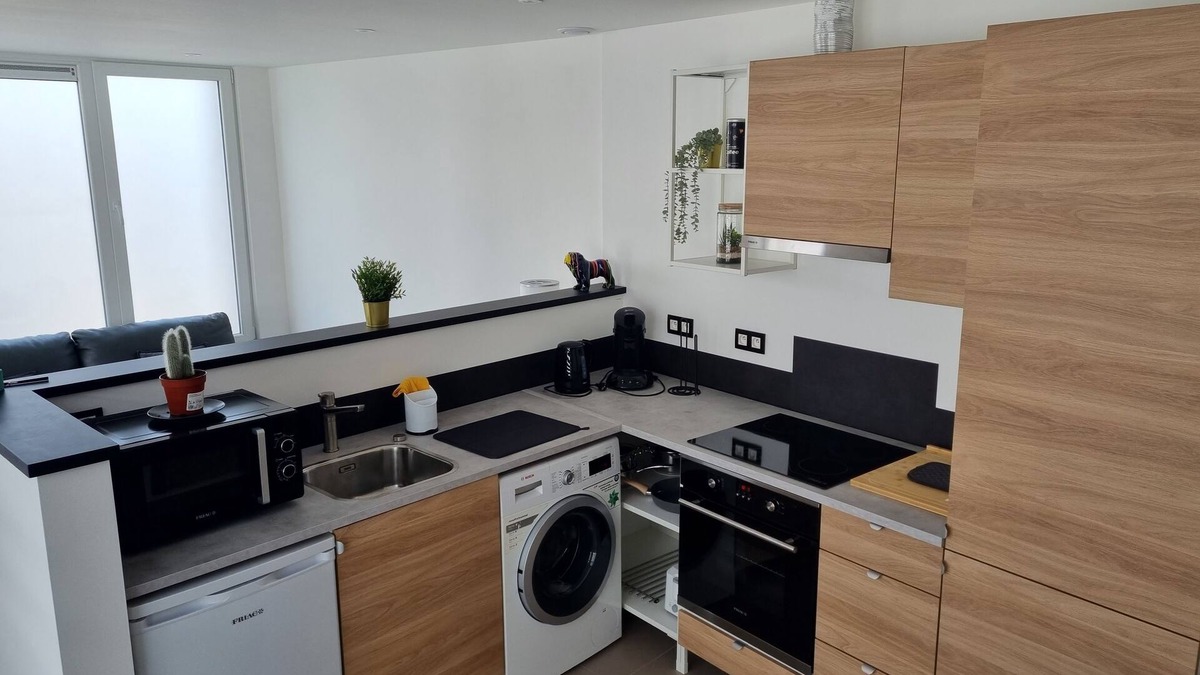 Givet House | Maisonette Entièrement Rénovée