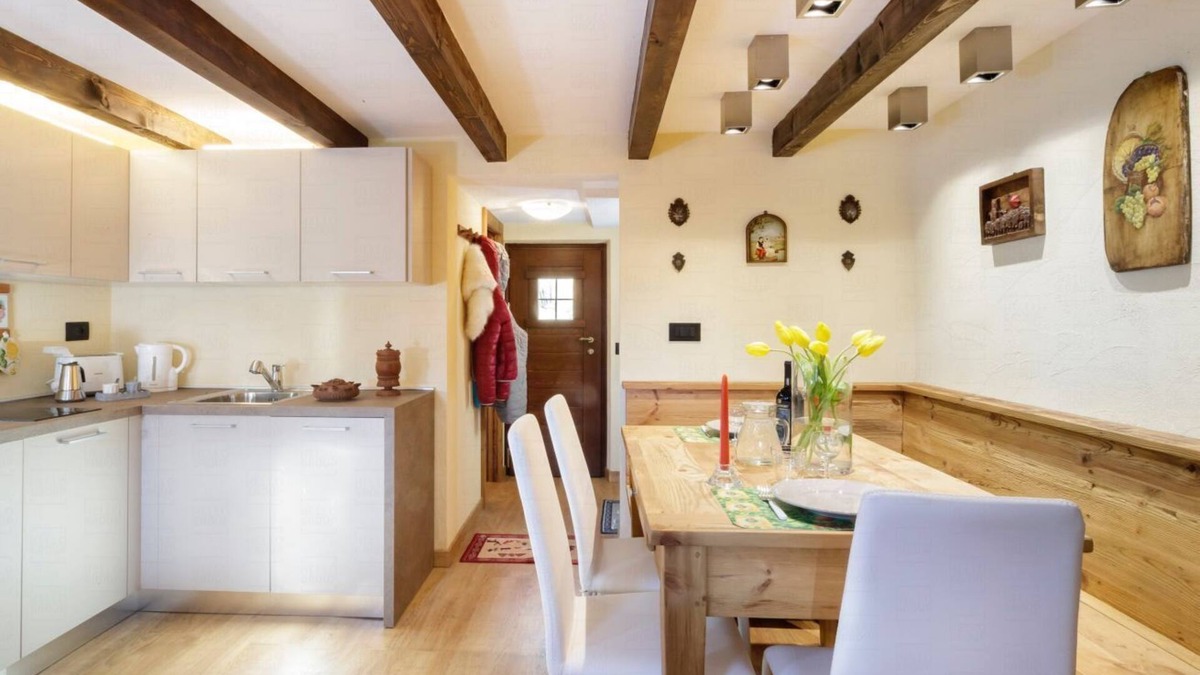 Singlin Apartment | Maisonette Grené is a romantic mountain style apartment outside the Valtournenche village