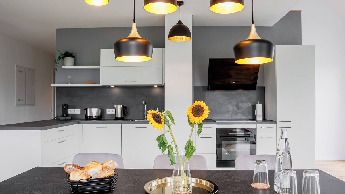 Altenstadt Apartment | < Maisonette - Quiet - Central - Balcony - Wi-Fi >