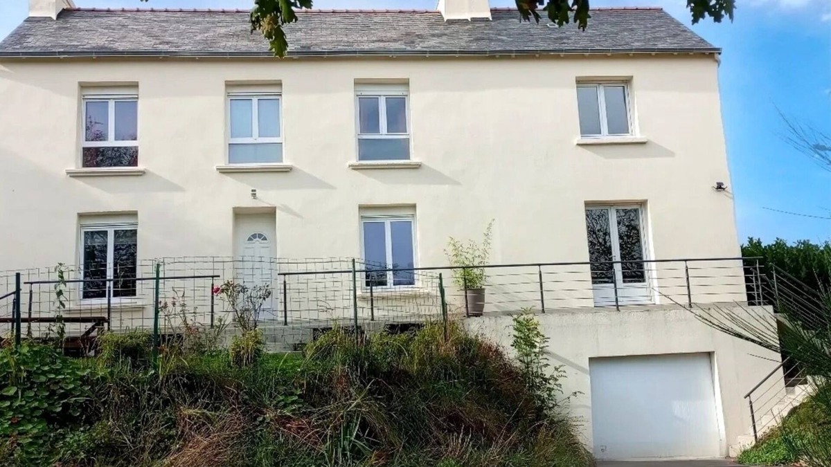 Landrevarzec House | Maisonette with garden