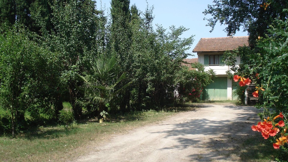 Tarascon House | Maisonette with private garden near Avignon