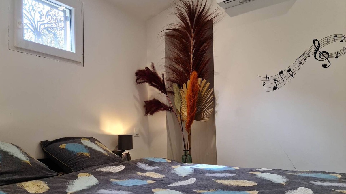 Trets Apartment | Maisonnette 40 m2 with terrace swimming pool view Ste Victoire parking