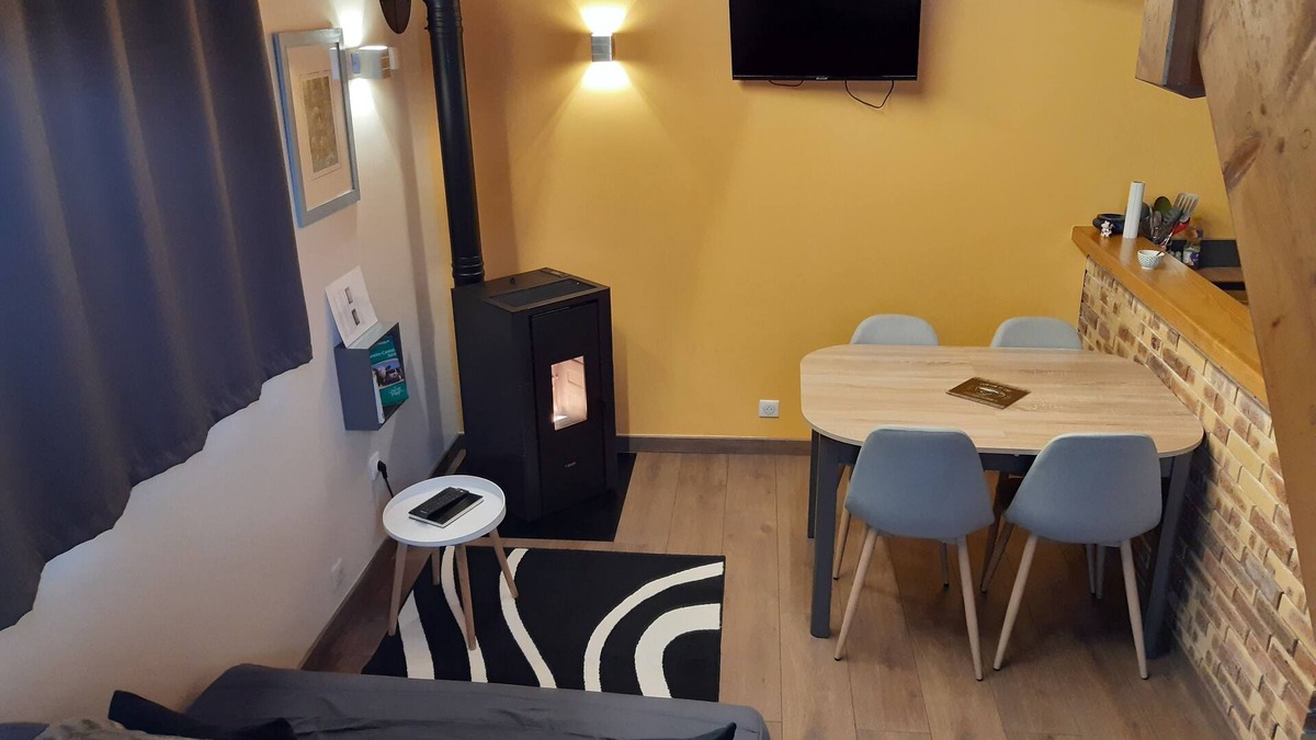 Foncine-le-Bas House | Maisonnette au Calme Avec Terrasse Individuelle