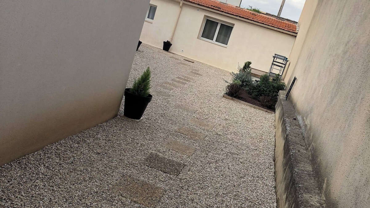 Sorgues Apartment | Maisonnette