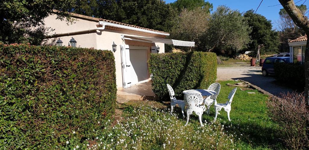 Serignan-du-Comtat House | Maisonnette Lou Chicoulon