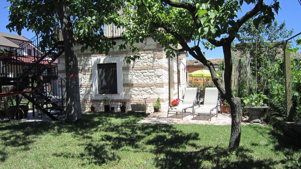 Rapino Apartment | Majella National Park in Abruzzo - lovely self catering garden apartment.