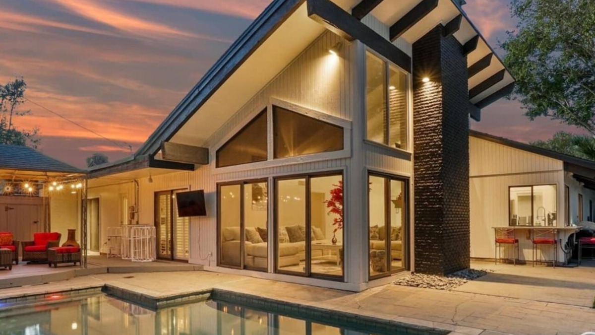 Irving House | Majestic 4BR/2.5B Home with Mini Golf, Pool, & Billiards