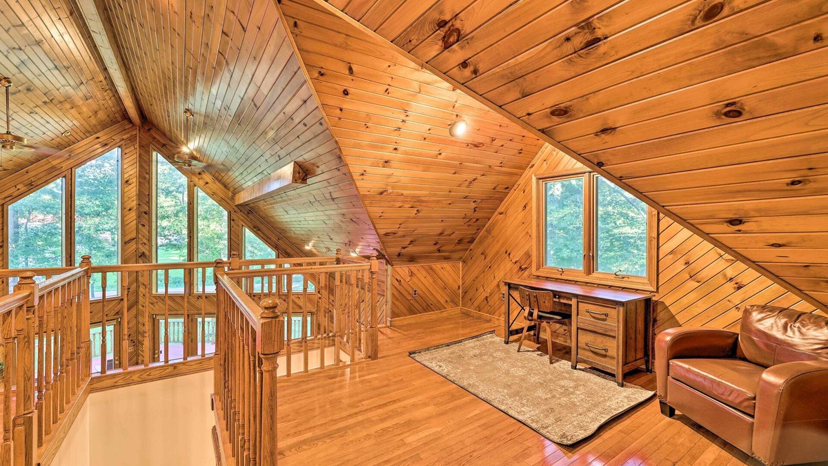 Lewisburg Cabin | Majestic Caldwell Retreat w/Wraparound Deck!