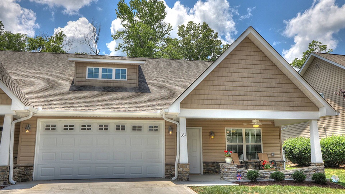 Pigeon Forge Cottage | Majestic Cove-Your Peaceful Retreat in the Heart of Pigeon Forge!
