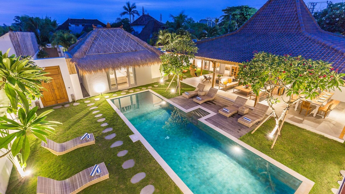 Laksmana Villa | Majestic Exclusive Eco-Chic 5BDR Central Seminyak/Oberoi/beach