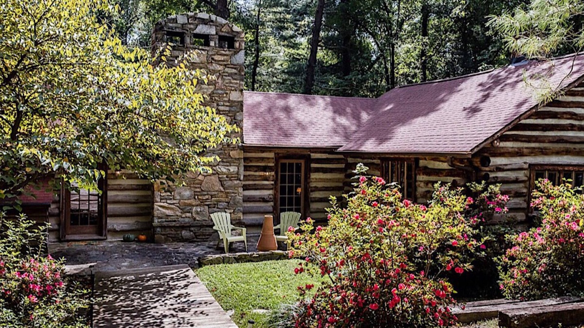 Winston - Salem Cabin | Majestic Getaway Cabin near Wake Forest University