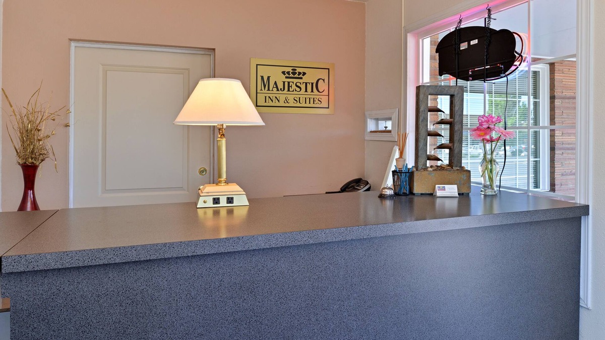Klamath Falls Hotel | Majestic Inn And Suites
