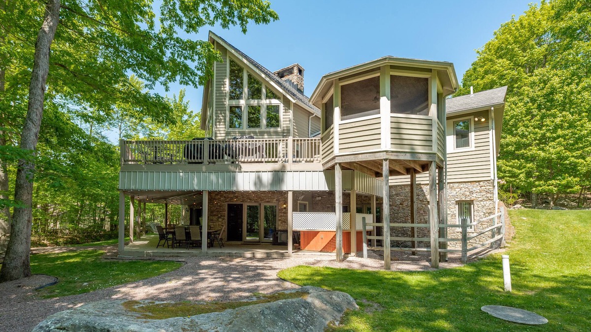 McHenry House | Majestic Lodge: Lakefront, Dogs Welcome, Dock, 2 Hot Tubs, Sauna!
