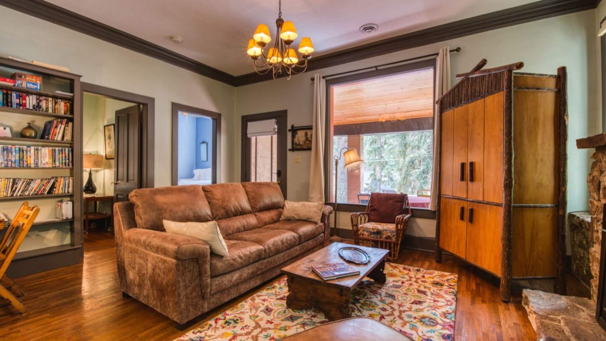 Cascade Cottage | Majestic mountain cabin near Pikes Peak, hot tub close to waterfall hike