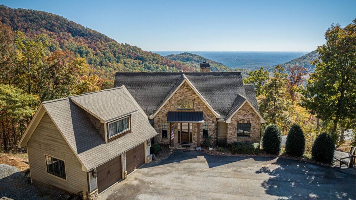 Vein Mountain House | Majestic Mountain Manor | Perfect, Pet-Friendly Mountain Retreat with Amazing Views