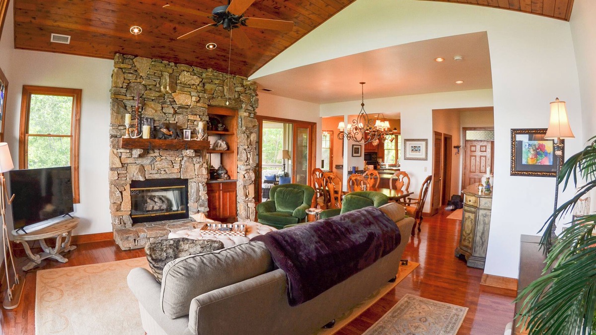 Mountain Air Villa | Majestic Mountain Views - Private Club Access