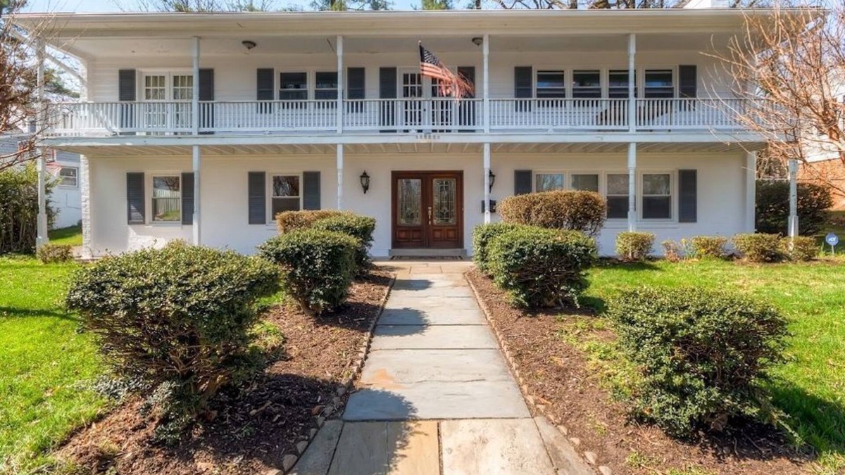 Donaldson Run House | Majestic Residence, Theater, Gym - 5 miles from DC