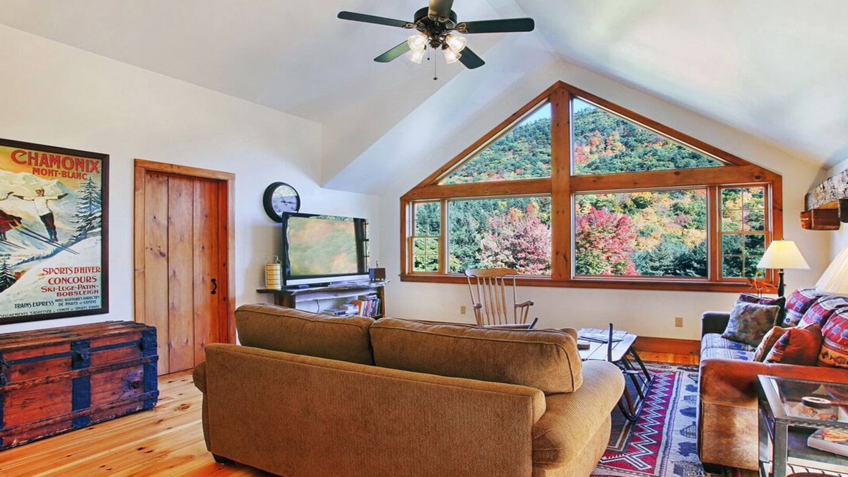 Wells Bed & Breakfast | Majestic Suite Sleeps Four Mountain Views Bed and Breakfast Vermont