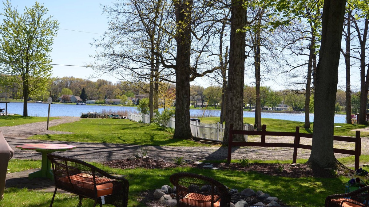 Brooklyn Cottage | Make memories at all sports Vinyard Lake!