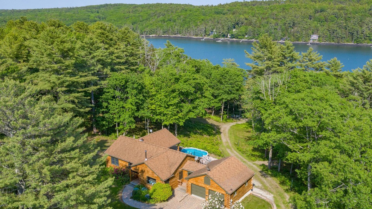 Wiscasset House | Make Shimmering River Retreat your Maine Coastal getaway!