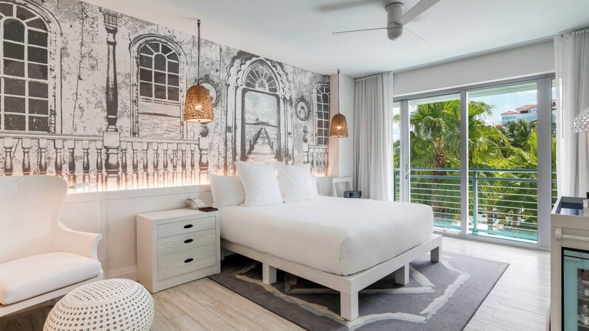 Nassau Hotel | Make Your Trip More Enjoyable! Pools and Water Park, Pet-friendly Property!