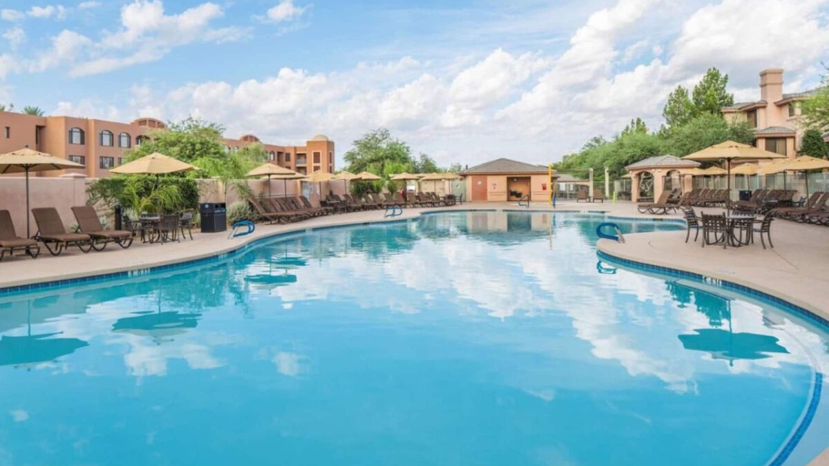 North Scottsdale Hotel | Make Your Trip More Enjoyable! Outdoor Pool, Kitchen, Onsite Parking!
