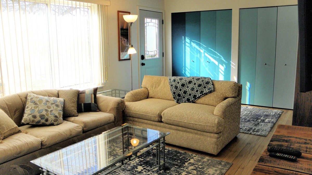 Ann Arbor Apartment | Make yourself at home in this cute and bright apt!