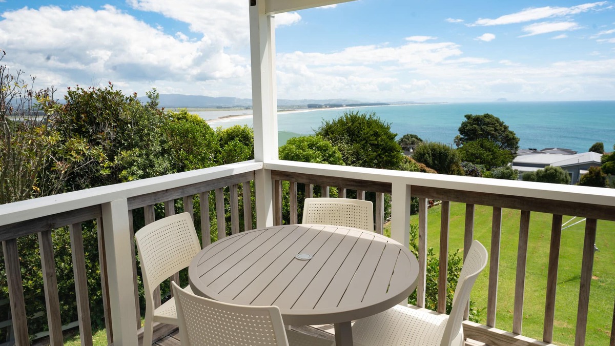 Maketu Cottage | MAKETU SEA MAGIC "BACH RETREAT"