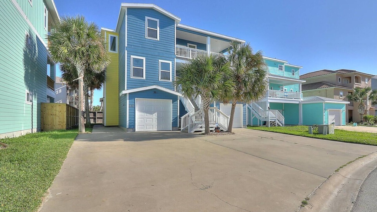 Safe Harbor House | Makin Waves - Close To Everything!