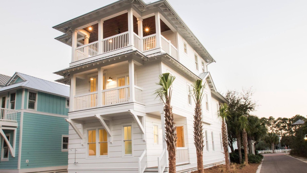 Sunnyside House | Making Memories at Carillon Beach! Short walk to beach! A perfect family getaway