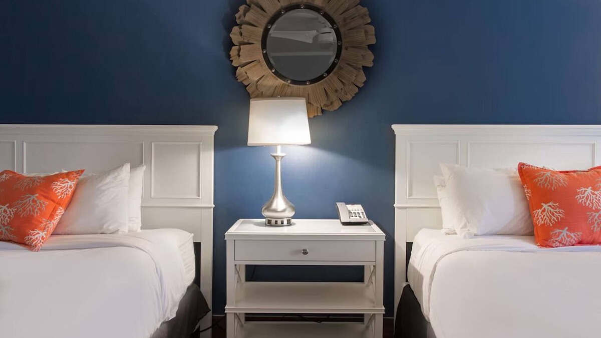 Marathon Resort | Making The Best Memories Along The Way! 3 Comfortable Units, Free Parking, Pool