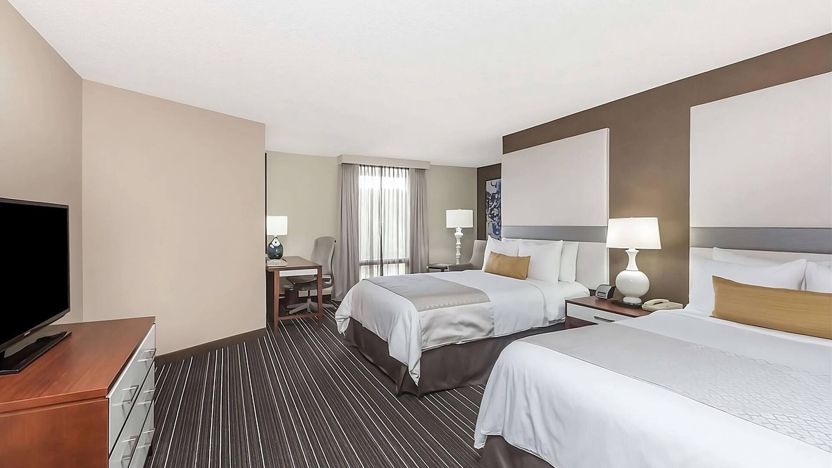 Atlanta Hotel | Making The Best Memories Along The Way! Outdoor Pool, Pet-Friendly Property