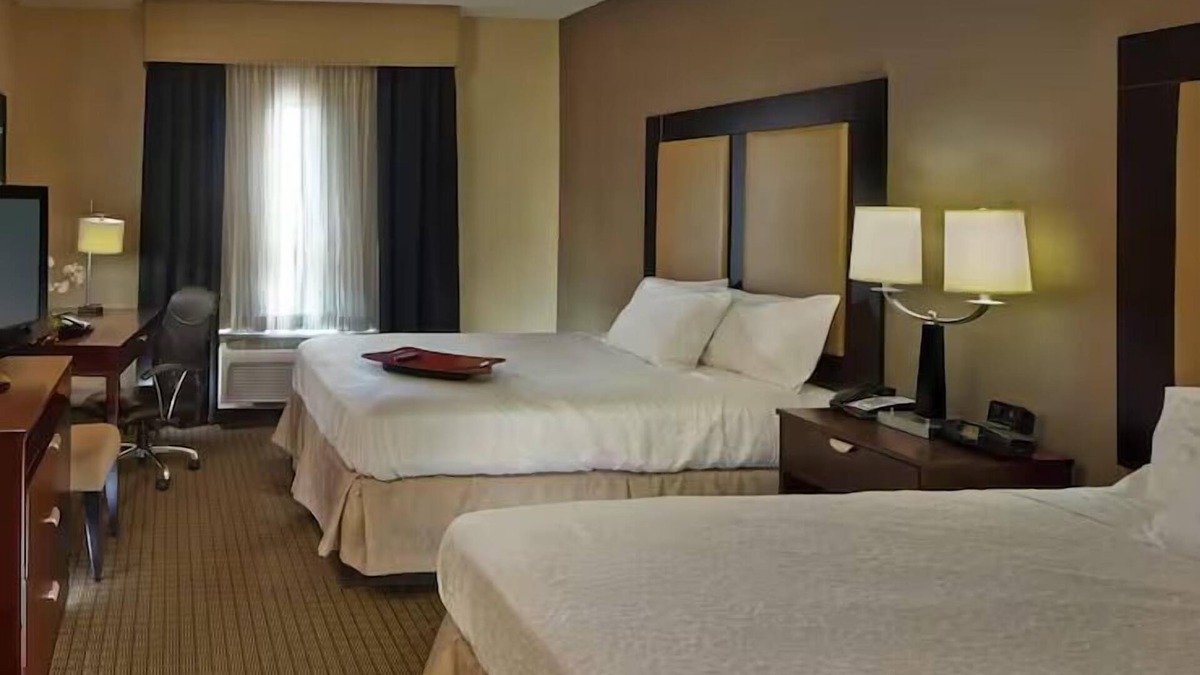 Decatur Hotel | Making The Best Memories Along The Way! 2 Relaxing Units, Pool, Free Parking!