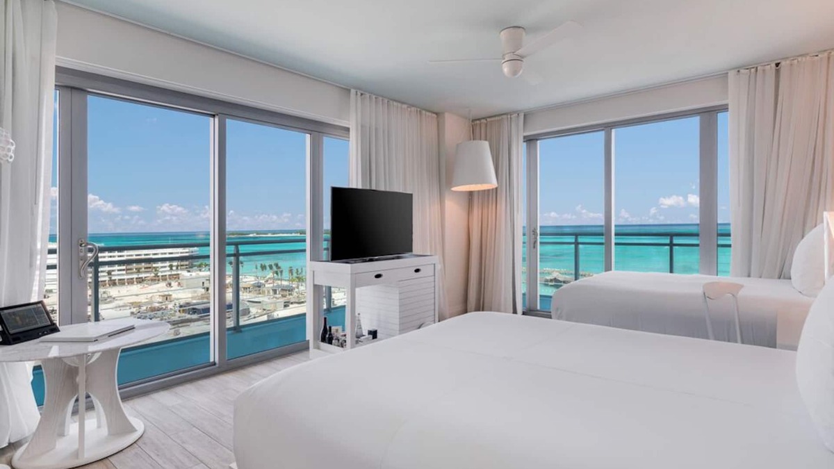 Nassau Hotel | Making The Best Memories Along The Way! Pools and Water Park! Pets Allowed!