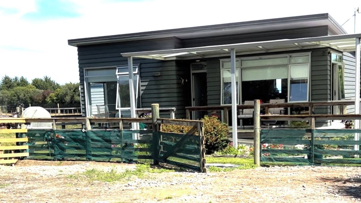Halcombe Cottage | Makino Cottage - rural retreat