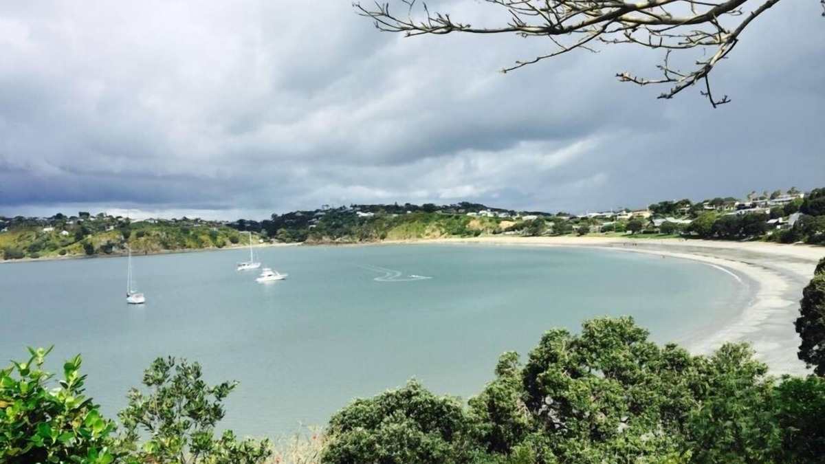 Oneroa House | MAKO COTTAGE. (FREE WIFI and full SKY) Convenient+