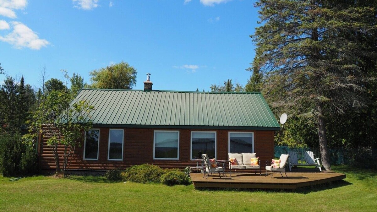 Gladstone Cabin | Malabar Cove - LAKEFRONT, QUIET, & RELAXING!