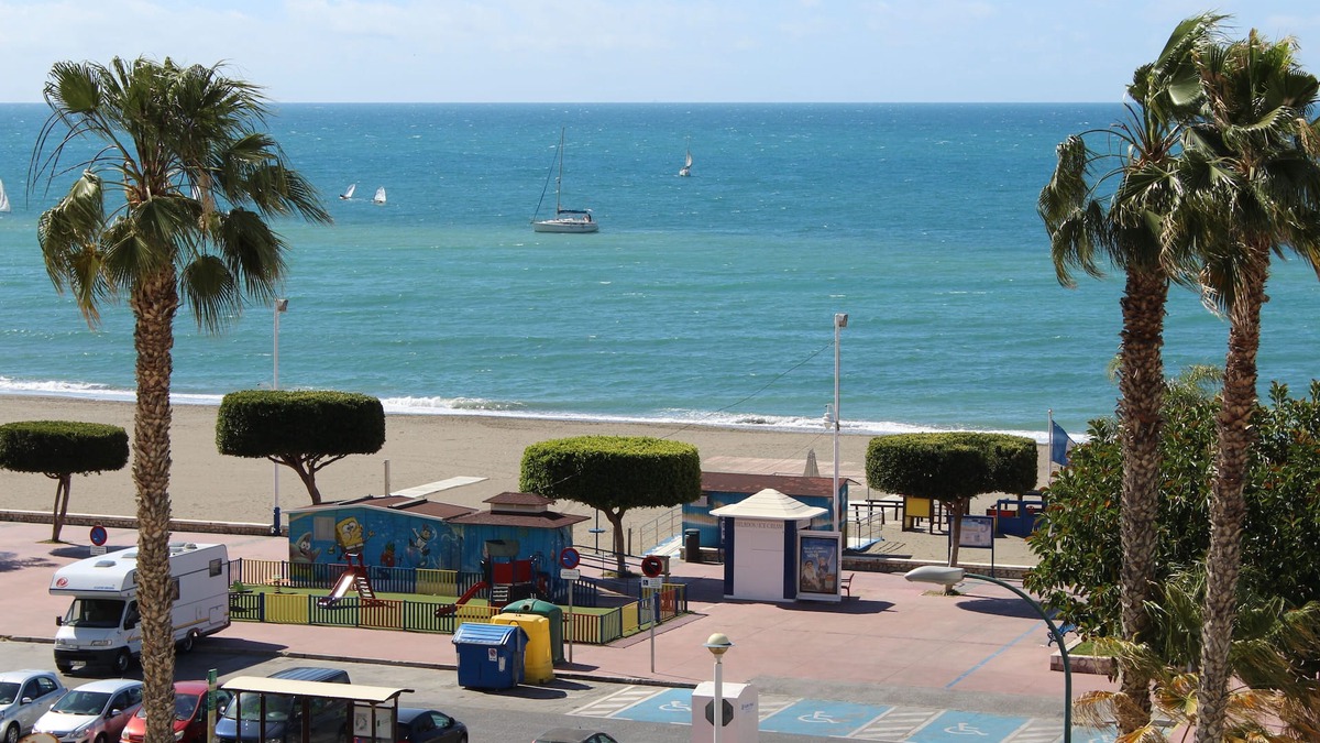 Malaga-Este Apartment | Málaga: First line beachfront apartment in El Palo. WIFI. View of the terrace.