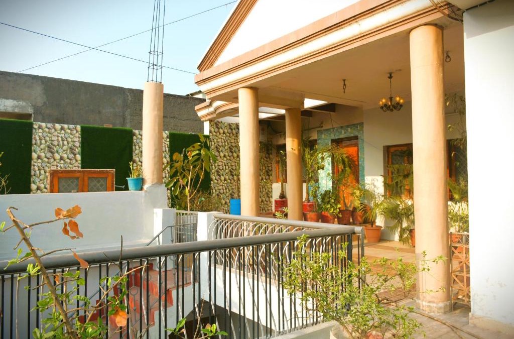 Jabalpur Villa | Malaiya Homestay - Grandeur Living Experience