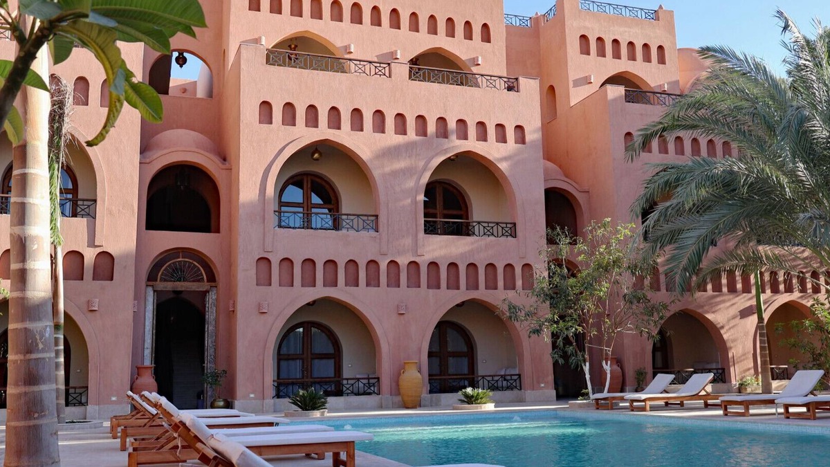 Luxor Hotel | Malkata House - 32 ppl - Desert Oasis: Pool & Dine