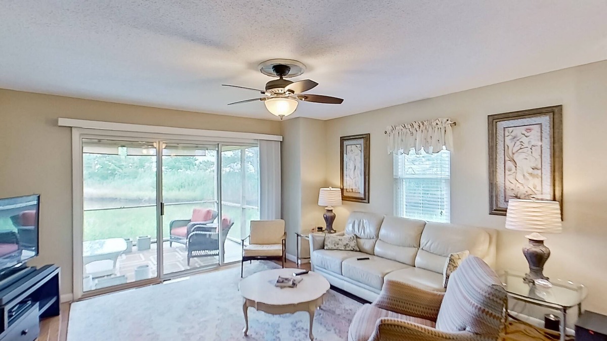 Selbyville Condo | Mallard Lakes condo w/community pool, tennis & basketball court