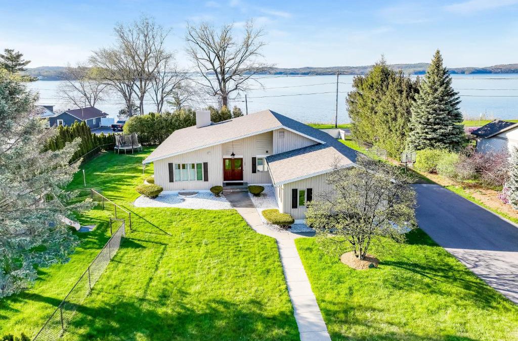 Colchester House | Malletts Bay Getaway