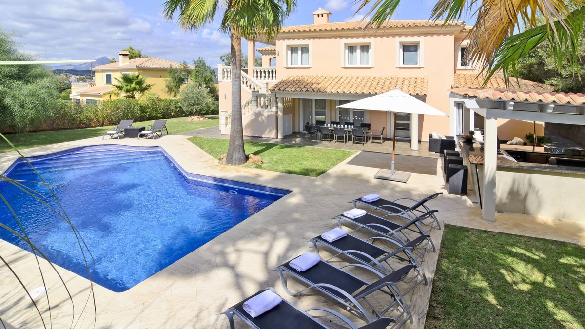Santa Ponsa Villa | Mallorca exclusive: Private villa with pool, outdoor kitchen & top location near Port Adriano